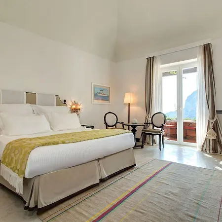 Punta Tragara מלון