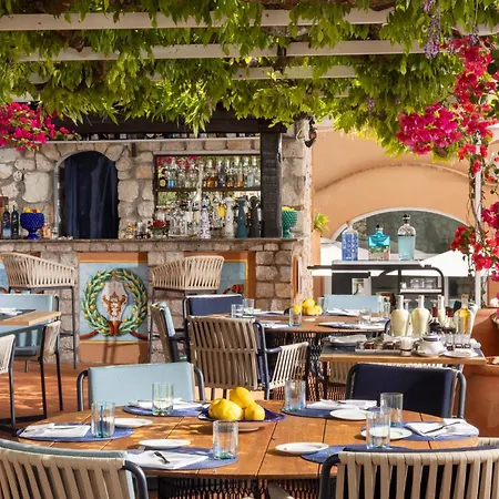 Punta Tragara מלון