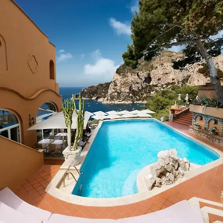 מלון Punta Tragara