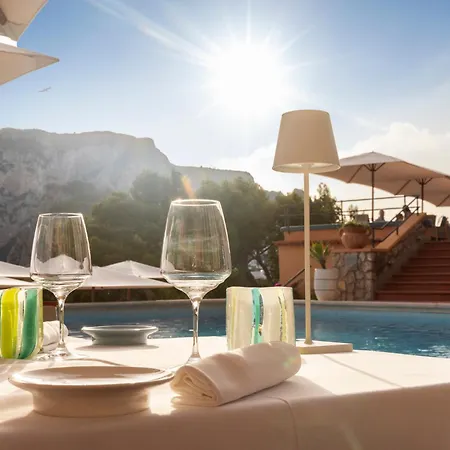 Punta Tragara מלון