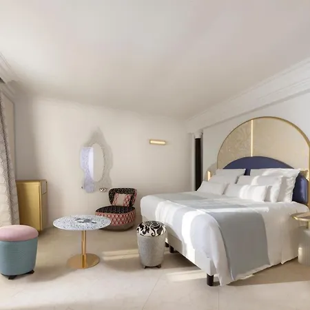 מלון Punta Tragara 5*